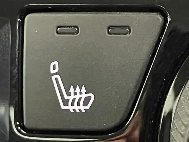 日産 ノート S FOUR 道央・札幌 2022(令4)年 5.8万km ホワイト ・4WD/・社外メモリナビ（MDV-D308BT）/CD/BT/USB/ワンセグ/・ETC/・前後ドライブレコーダー/・ステアヒーター/・オートホールド/・電動パーキング/・エマージェンシーブレーキ/・ドアバイザー/・オートマチックハイビーム/・横滑り防止装置/・前後コーナーセンサー/・レーンキープアシスト/・前席シートヒーター/・オートライト/・LEDヘッドライト/・プッシュスタート/・スマートキー/・保証書付き