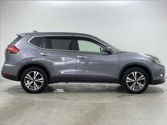 日産 エクストレイル 20X 道央・札幌 2018(平30)年 5.3万km ダークメタルグレー ・純正９インチフルセグナビ　/・バックカメラ　/・Ｂｌｕｅｔｏｏｔｈ　/・Ｂｌｕ－ｒａｙ　/・ＤＶＤ　ＣＤ　/・純正ドラレコ　/・電動リヤゲート　/・エマージェンシーブレーキ　/・オートライト　/・スマートキー　/・コーナーセンサー/・プッシュスタート/・オートエアコン/・フォグランプ/・純正アルミホイール