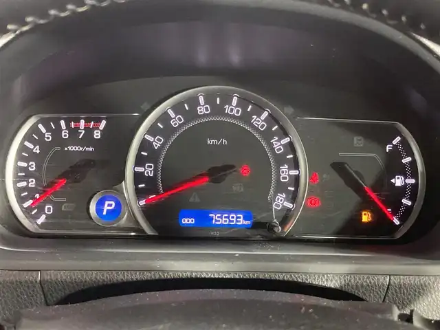 トヨタ ヴォクシー ZS 煌 沖縄県 2015(平27)年 7.6万km ホワイトパールクリスタルシャイン 県外仕入/後席用フリップダウンモニター/純正ナビＴＶ/ＴＶキャンセラー/両側電動パワースライドドア/純正フロアマット/ＥＴＣ/バックカメラ/レーンアシストキープ/禁煙車/ＤＳ接続/ＬＥＤヘッドライト
