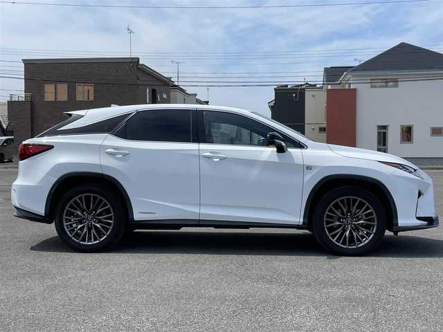 レクサス ＲＸ 450h Fスポーツ 道央・札幌 2017(平29)年 8.4万km ホワイトノーヴァガラスフレーク ４WD/純正メーカーナビ/CD/DVD/BT/フルセグ/レクサスセーフティシステム/プリクラッシュセーフティ/横滑り防止装置/レーダークルーズコントロール/レーンキープアシスト/クリアランスソナー/ブラインドスポットモニター/リアクロストラフィックアラート/アラウンドビューモニター/ビルトインETC2.0/社外全方位ドライブレコーダー/EVMODE/DRIVEMODE切替/HUD/自動防眩ミラー/パワーバックドア/前席パワーシート/前席シートヒーター/前席エアシート/D席メモリーシート/レザーシート/革巻きステアリング/ステアリングリモコン/パドルシフト/ハンドルヒーター/AC100V/電動パーキング/ブレーキホールド/MTモード付AT/プッシュスタート/スマートキー/3眼LEDヘッドライト/オートライト/オートハイビーム/フォグランプ/電動格納ミラー/ヒーテッドドアミラー/ウィンカーミラー/純正フロアマット/スペアキー