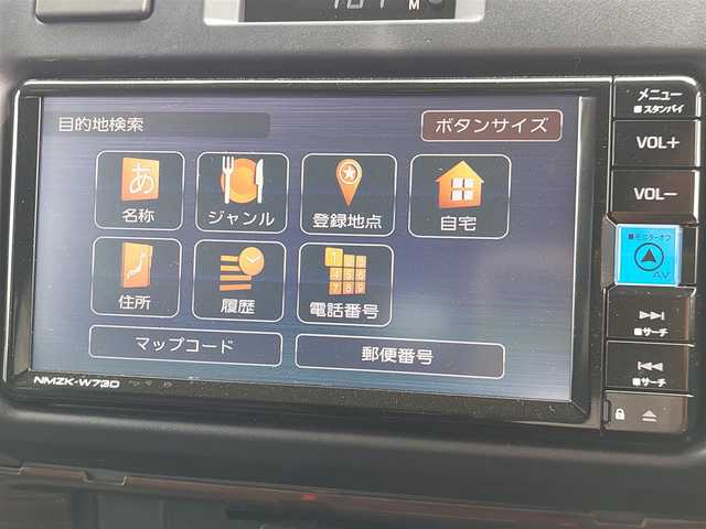 トヨタ ランドクルーザー AX 東京都 2024(令6)年 0.2万km スーパーホワイトⅡ デュアルモードオートマチックロッキングハブ/電動デフロック（フロント/リア）/オプティトロンメーター/純正ナビ（NMZK-W73D）/BluetoothAudio/CD/DVD/TV/AM/FM/バックカメラ/クルーズコントロール/ヒルスタートアシストコントロール/ダウンヒルアシストコントロール/合皮/ファブリックコンビシート/セーフティセンス/LEDヘッドランプ/純正フロアマット/265/70R16タイヤ/16インチAW/ETC/ドラレコ（前後）/背面タイヤ/背面タイヤカバー/リアヒーター/リモコンキー・スペアキー/充電用USBタイプC端子