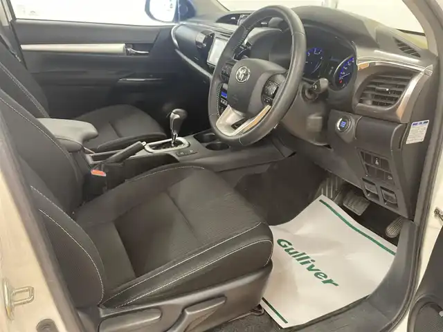トヨタ ハイラックス Z 群馬県 2019(令1)年 4.8万km スーパーホワイトⅡ トヨタセーフティセンス/・プリクラッシュセーフティ/・レーンディパーチャーアラート/・ロードサインアシスト/・先行車発進告知/・レーダークルーズコントロール/純正SDナビ/・フルセグTV/・Bluetooth/・DVD/CD/・FM/AM/バックカメラ/ETC/ドライブレコーダー/革巻きステアリング/ステアリングスイッチ/トランスファースイッチ/ダウンヒルアシストコントロールシステム/リヤデフロックスイッチ/パワーヒーター/スマートキー/プッシュスタート/LEDヘッドライト/オートライト/フォグランプ/リヤフォグランプ/純正17インチAW/純正フロアマット/純正ドアバイザー/純正キャノピー/排ガス浄化装置スイッチ/電動格納ウィンカーミラー/横滑り防止機能