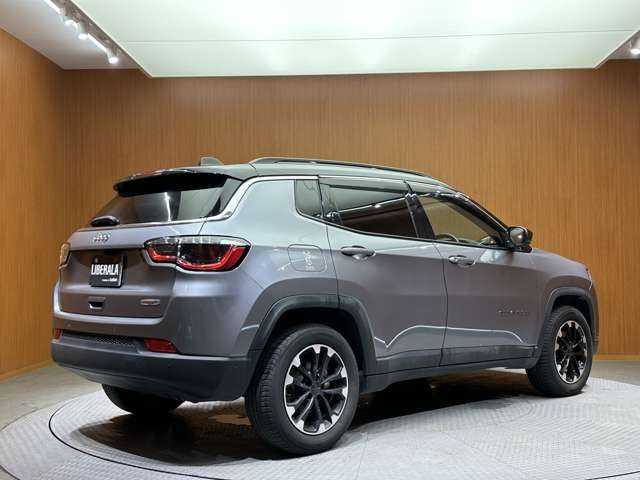 クライスラー・ジープ ジープ コンパス ロンジチュード 千葉県 2021(令3)年 3.6万km グレーⅡ ＡＣＣ　/ＣａｒＰｌａｙ　/ディスプレイオーディオ　/バックカメラ　/ドライブレコーダー　/衝突軽減ブレーキ　/ＬＥＤヘッドライト　/オートライト　/純正１７インチＡＷ