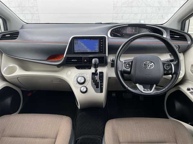 トヨタ シエンタ G 長崎県 2015(平27)年 10.7万km ホワイトパールクリスタルシャイン (株)IDOMが運営する【じしゃロン長崎店】の自社ローン専用車両になりますこちらは現金またはオートローンご利用時の価格です。自社ローンご希望の方は別途その旨お申付け下さい/ナビ　/バックカメラ　/フリップダウンモニター　/両側パワースライドドア　/衝突被害軽減ブレーキ　/レーンアシスト　/プッシュスタート　/スマートキー　/電格ミラー　/ＥＴＣ　/アイドリングストップ