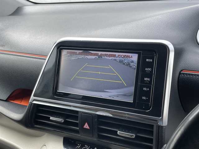 トヨタ シエンタ G 長崎県 2015(平27)年 10.7万km ホワイトパールクリスタルシャイン (株)IDOMが運営する【じしゃロン長崎店】の自社ローン専用車両になりますこちらは現金またはオートローンご利用時の価格です。自社ローンご希望の方は別途その旨お申付け下さい/ナビ　/バックカメラ　/フリップダウンモニター　/両側パワースライドドア　/衝突被害軽減ブレーキ　/レーンアシスト　/プッシュスタート　/スマートキー　/電格ミラー　/ＥＴＣ　/アイドリングストップ