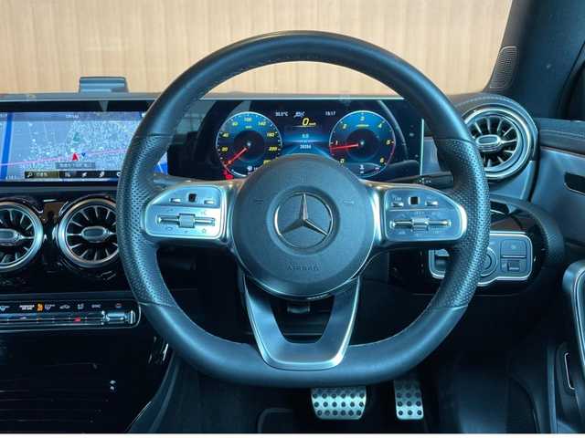 メルセデス・ベンツ ＣＬＡ２００ｄ AMGライン 愛知県 2019(令1)年 2.9万km デジタルホワイト レザーエクスクルーシブパッケージ /黒革シート/シートヒーター/レーダーセーフティパッケージ /アドバンスドパッケージ /ACC/ブラインドスポット/レーンキープ/パノラマSR /ヘッドアップディスプレイ /アドバンスドサウンド /アンビエントライト /360°カメラ/純正ナビ/フルセグTV/ETC/LEDヘッドライト