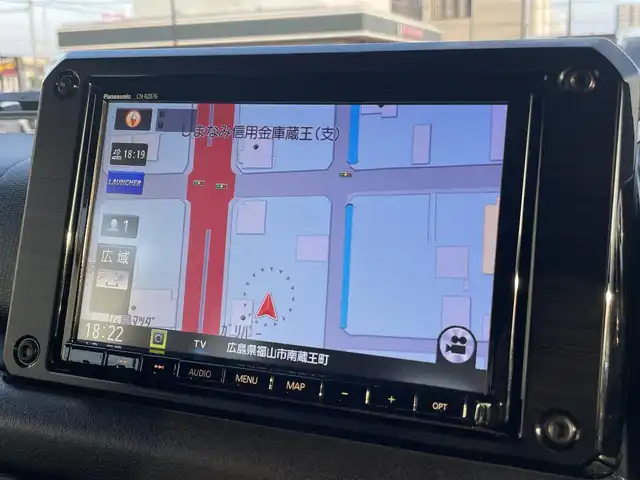 スズキ ジムニー シエラ JC 広島県 2022(令4)年 2.9万km シフォンアイボリーメタリックブラック2トーンルーフ 禁煙車/パートタイム４WD/トランスファーレバー/純正SDナビ(CN-RZ870)/　【CD/DVD/BT/フルセグTV】/バックカメラ/ステアリングスイッチ/クルーズコントロール(追従走行なし)/衝突被害軽減システム/車線逸脱警報/横滑防止装置/盗難防止装置/シートヒーター（D・N席）/ETC/オートライト/純正LEDライト/フォグランプ/ヘッドライトウォッシャー/プッシュスタート/スマートキー/アイドリングストップ/純正アルミホイール 15インチ/純正フロアマット/新車時整備手帳（保証書）/取扱説明書