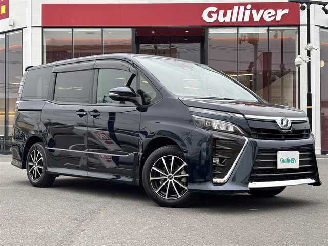 トヨタ ヴォクシー ZS 宮城県 2018(平30)年 3.2万km 黒 登録時走行距離　31298km/純正10インチSDナビ(NSZN-Z68T)/CD/DVD/BT/TV/両側パワースライドドア/トヨタセーフティセンス/プリクラッシュセーフティ/クルーズコントロール/レーンキープアシスト/オートハイビーム/ドライブレコーダー/ETC2.0/バックカメラ/スマートキー/プッシュスタート/後席用サンシェード/電動格納ミラー/ドアバイザー/LEDヘッドライト/フォグランプ