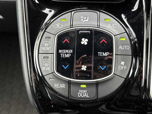 トヨタ ヴォクシー ZS 宮城県 2018(平30)年 3.2万km 黒 登録時走行距離　31298km/純正10インチSDナビ(NSZN-Z68T)/CD/DVD/BT/TV/両側パワースライドドア/トヨタセーフティセンス/プリクラッシュセーフティ/クルーズコントロール/レーンキープアシスト/オートハイビーム/ドライブレコーダー/ETC2.0/バックカメラ/スマートキー/プッシュスタート/後席用サンシェード/電動格納ミラー/ドアバイザー/LEDヘッドライト/フォグランプ