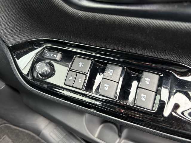 トヨタ ヴォクシー ZS 宮城県 2018(平30)年 3.2万km 黒 登録時走行距離　31298km/純正10インチSDナビ(NSZN-Z68T)/CD/DVD/BT/TV/両側パワースライドドア/トヨタセーフティセンス/プリクラッシュセーフティ/クルーズコントロール/レーンキープアシスト/オートハイビーム/ドライブレコーダー/ETC2.0/バックカメラ/スマートキー/プッシュスタート/後席用サンシェード/電動格納ミラー/ドアバイザー/LEDヘッドライト/フォグランプ