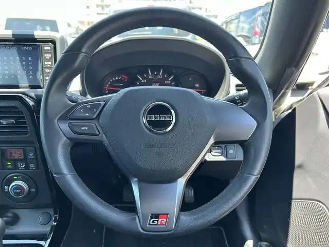 トヨタ コペン GRスポーツ 兵庫県 2019(令1)年 1万km パールホワイトⅢ ディーラーOPナビ/バックカメラ/前後ドライブレコーダー/純正MOMOステアリング/電動オープンルーフ/サンルーフ/シートヒーター/純正BBSアルミホイール/LEDヘッドライト/５Fシフト/ETC/スイッチスタート/純正フロアマット