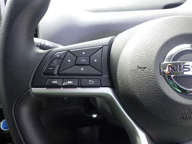 日産 セレナ e－パワー XV 千葉県 2018(平30)年 4.1万km カシミヤグレージュ 2トーン エマージェンシーブレーキ/プロパイロット/インテリジェントクルーズコントロール/インテリジェントルームミラー/ハンズフリー両側パワースライドドア/純正SDナビ/地デジTV/【BD/DVD/CD再生機能　Bluetooth接続】/アラウンドビューモニター/ドライブレコーダー/ETC/LEDヘッドライト/ウインカーミラー/コーナーセンサー/純正15インチアルミホイル/サイド/カーテンエアバッグ/インテリジェントキー