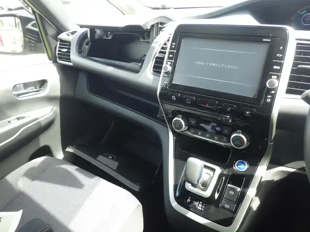 日産 セレナ e－パワー XV 千葉県 2018(平30)年 4.1万km カシミヤグレージュ 2トーン エマージェンシーブレーキ/プロパイロット/インテリジェントクルーズコントロール/インテリジェントルームミラー/ハンズフリー両側パワースライドドア/純正SDナビ/地デジTV/【BD/DVD/CD再生機能　Bluetooth接続】/アラウンドビューモニター/ドライブレコーダー/ETC/LEDヘッドライト/ウインカーミラー/コーナーセンサー/純正15インチアルミホイル/サイド/カーテンエアバッグ/インテリジェントキー