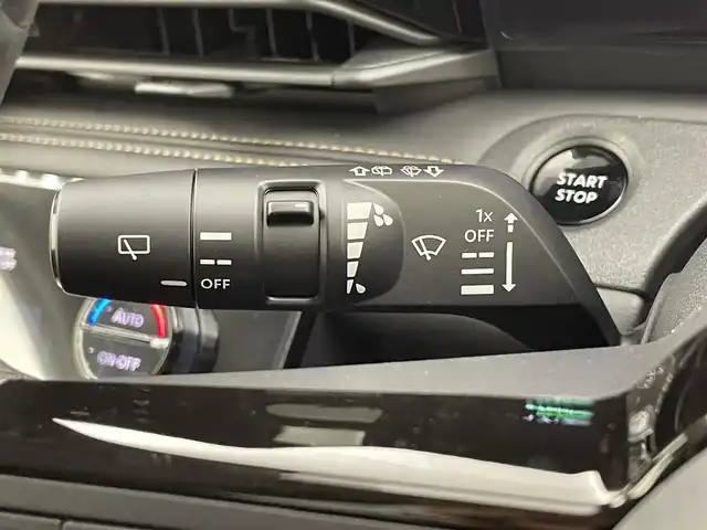 日産 セレナ e－パワー ハイウェイスター V 福井県 2025(令7)年 0.1千km プリズムホワイト 登録済未使用車/12.3インチアドバンスドドライブアシストディスプレイ/NissanConnectナビゲーションシステム/アラウンドビューモニター/プロパイロット（ナビリンク機能付）/プロパイロット緊急停止支援システム/後席専用モニターHDMI NissanConnectナビ付車用/スペアキー/両側パワースライドドア/置くだけ充電 /デジタルインナーミラー /前後コーナーセンサー /純正16インチアルミホイール/ETC2.0ユニット/前後ドライブレコーダー