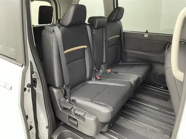 日産 セレナ e－パワー ハイウェイスター V 福井県 2025(令7)年 0.1千km プリズムホワイト 登録済未使用車/12.3インチアドバンスドドライブアシストディスプレイ/NissanConnectナビゲーションシステム/アラウンドビューモニター/プロパイロット（ナビリンク機能付）/プロパイロット緊急停止支援システム/後席専用モニターHDMI NissanConnectナビ付車用/スペアキー/両側パワースライドドア/置くだけ充電 /デジタルインナーミラー /前後コーナーセンサー /純正16インチアルミホイール/ETC2.0ユニット/前後ドライブレコーダー