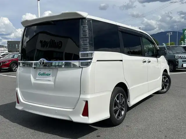 トヨタ ヴォクシー ZS 煌Ⅱ 奈良県 2020(令2)年 4.5万km ホワイトパールクリスタルシャイン ワンオーナー/純正9インチナビ（NSZT-Y68T）/（フルセグ/BT/CD/DVD)/クルーズコントロール/バックカメラ/コーナーセンサー（前後）/衝突軽減システム/レーンキープアシスト/両側パワースライドドア/後席サンシェード/オートライト/ETC/純正16インチAW/保証書