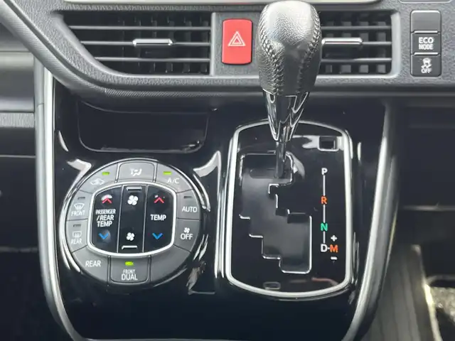 トヨタ ヴォクシー ZS 煌Ⅱ 奈良県 2020(令2)年 4.5万km ホワイトパールクリスタルシャイン ワンオーナー/純正9インチナビ（NSZT-Y68T）/（フルセグ/BT/CD/DVD)/クルーズコントロール/バックカメラ/コーナーセンサー（前後）/衝突軽減システム/レーンキープアシスト/両側パワースライドドア/後席サンシェード/オートライト/ETC/純正16インチAW/保証書