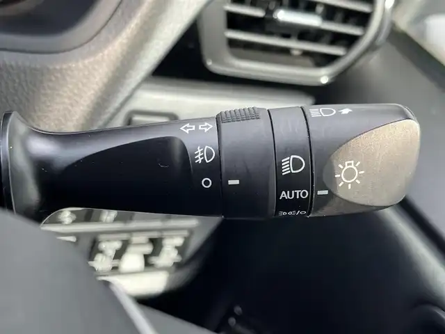 トヨタ ヴォクシー ZS 煌Ⅱ 奈良県 2020(令2)年 4.5万km ホワイトパールクリスタルシャイン ワンオーナー/純正9インチナビ（NSZT-Y68T）/（フルセグ/BT/CD/DVD)/クルーズコントロール/バックカメラ/コーナーセンサー（前後）/衝突軽減システム/レーンキープアシスト/両側パワースライドドア/後席サンシェード/オートライト/ETC/純正16インチAW/保証書