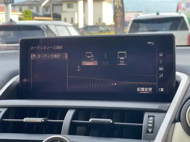 レクサス ＮＸ 300 Iパッケージ 山梨県 2017(平29)年 4.5万km ソニッククォーツ 3眼LED/白革/ACC/BSA/LDA/純正メモリナビ/フルセグ/バックカメラ/サイドカメラ/前後クリアランスソナー/パワーバックドア/パワーシート/シートメモリ/シートヒーター/ステアリングヒーター/Ａライト/Ａハイビーム/ドラレコ/ＣＤ/ＤＶＤ/ＢＤ