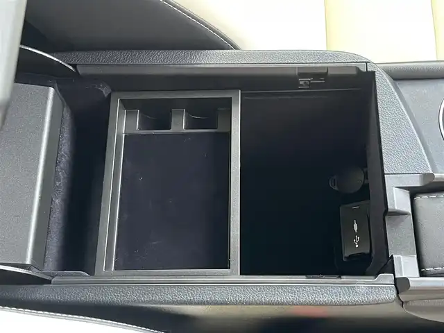 レクサス ＮＸ 300 Iパッケージ 山梨県 2017(平29)年 4.5万km ソニッククォーツ 3眼LED/白革/ACC/BSA/LDA/純正メモリナビ/フルセグ/バックカメラ/サイドカメラ/前後クリアランスソナー/パワーバックドア/パワーシート/シートメモリ/シートヒーター/ステアリングヒーター/Ａライト/Ａハイビーム/ドラレコ/ＣＤ/ＤＶＤ/ＢＤ