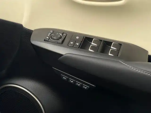 レクサス ＮＸ 300 Iパッケージ 山梨県 2017(平29)年 4.5万km ソニッククォーツ 3眼LED/白革/ACC/BSA/LDA/純正メモリナビ/フルセグ/バックカメラ/サイドカメラ/前後クリアランスソナー/パワーバックドア/パワーシート/シートメモリ/シートヒーター/ステアリングヒーター/Ａライト/Ａハイビーム/ドラレコ/ＣＤ/ＤＶＤ/ＢＤ