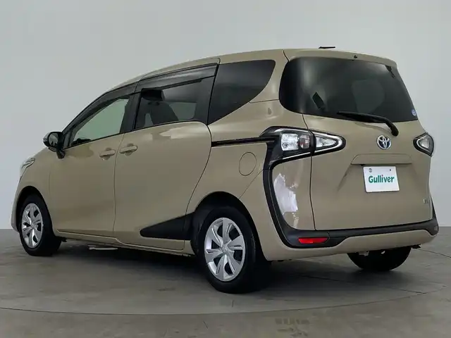 トヨタ シエンタ ハイブリッド G 鹿児島県 2020(令2)年 2.3万km ベージュ 外部検査実施済み/R3.4.5.6年トヨタ記録簿有/純正SDナビ【NSCN-W68】/(ワンセグTV/Bluetooth)/全周囲カメラ/ビルトインETC2.0/前後ドライブレコーダー/横滑り防止機能/レーンアシスト/衝突軽減ブレーキ/スマートキー/100V電源/LEDヘッドライト/クルーズコントロール