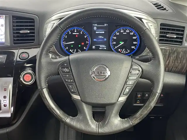 日産 エルグランド 250HWS Sジェットブラック アーバンクロム 埼玉県 2020(令2)年 3.6万km ファントムブラック サンルーフ　純正ナビ　フリップダウンモニター　アラウンドビューモニター　茶レザーシート　ビルトインＥＴＣ　３６０度ドライブレコーダー　レーダークルーズコントロール　シートヒーター　ＬＥＤヘッドライト