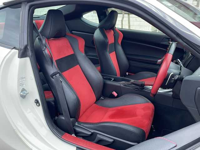 トヨタ ８６ GT リミテッド 福島県 2014(平26)年 3.8万km サテンホワイトパール オートマシフト 純正ナビ フルセグTV Bluetooth バックカメラ ハーフレザーシート パドルシフト オートライト シートヒーター ETC リアウィング 17インチ純正アルミホイール スマートキー