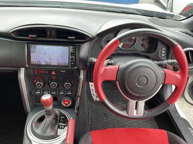 トヨタ ８６ GT リミテッド 福島県 2014(平26)年 3.8万km サテンホワイトパール オートマシフト 純正ナビ フルセグTV Bluetooth バックカメラ ハーフレザーシート パドルシフト オートライト シートヒーター ETC リアウィング 17インチ純正アルミホイール スマートキー