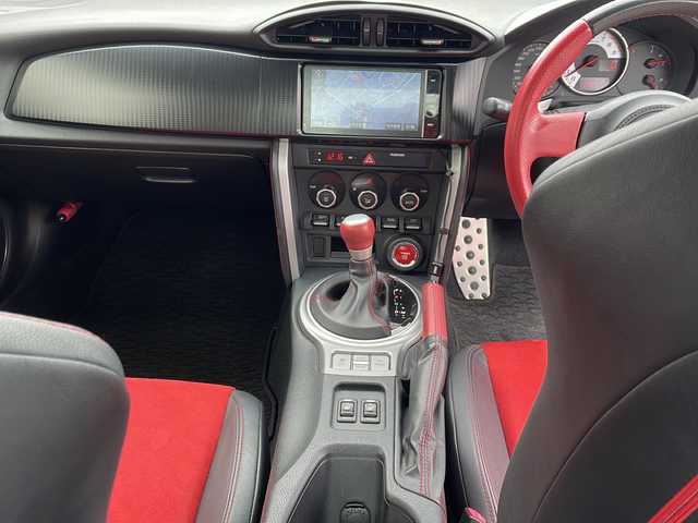トヨタ ８６ GT リミテッド 福島県 2014(平26)年 3.8万km サテンホワイトパール オートマシフト 純正ナビ フルセグTV Bluetooth バックカメラ ハーフレザーシート パドルシフト オートライト シートヒーター ETC リアウィング 17インチ純正アルミホイール スマートキー