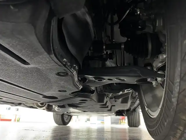 レクサス ＮＸ 350h バージョンL 三重県 2023(令5)年 1.4万km ソニッククォーツ Pガソリン・ハイブリッド/FF/MTモード付CVT/14インチディスプレイオーディオPlus＋ナビ/（FM/AM/TV/Bluetooth/USB/iPod/Miracast/CarPlay/AndroidAuto）/バックカメラ・サイドカメラ（助手席側）/ETC2.0/LEXUS Safety System＋/・プリクラッシュセーフティ/・緊急時操舵支援＋フロントクロストラフィックアラート＋レーンチェンジアシスト/・アダプティブハイビームシステム/・レーントレーシングアシスト/・レーダークルコン/・ロードサインアシスト/・プロアクティブドライビングアシスト/●ブラインドスポットモニター/●安心降車アシスト/●パーキングサポートブレーキ（前後静止物＋後方接近車両）/●ITS Connect/など/装備/・茶革シート（本革）/・8wayパワーシート（Dメモリー、ランバーサポート付/N）/・シートベンチレーション（D/N）/・シートヒーター（D/N/REAR）/・ハンズフリーパワーバックドア/・AC100Vコンセント（100W）/・カラーヘッドアップディスプレイ（連動ステアリングスイッチ付）/・左右独立オートエアコン/・オートライト、3眼LEDヘッドランプ/・20inAW/・スマートキーx2、カードキーx1/など