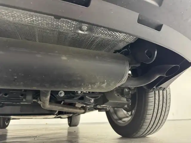 レクサス ＮＸ 350h バージョンL 三重県 2023(令5)年 1.4万km ソニッククォーツ Pガソリン・ハイブリッド/FF/MTモード付CVT/14インチディスプレイオーディオPlus＋ナビ/（FM/AM/TV/Bluetooth/USB/iPod/Miracast/CarPlay/AndroidAuto）/バックカメラ・サイドカメラ（助手席側）/ETC2.0/LEXUS Safety System＋/・プリクラッシュセーフティ/・緊急時操舵支援＋フロントクロストラフィックアラート＋レーンチェンジアシスト/・アダプティブハイビームシステム/・レーントレーシングアシスト/・レーダークルコン/・ロードサインアシスト/・プロアクティブドライビングアシスト/●ブラインドスポットモニター/●安心降車アシスト/●パーキングサポートブレーキ（前後静止物＋後方接近車両）/●ITS Connect/など/装備/・茶革シート（本革）/・8wayパワーシート（Dメモリー、ランバーサポート付/N）/・シートベンチレーション（D/N）/・シートヒーター（D/N/REAR）/・ハンズフリーパワーバックドア/・AC100Vコンセント（100W）/・カラーヘッドアップディスプレイ（連動ステアリングスイッチ付）/・左右独立オートエアコン/・オートライト、3眼LEDヘッドランプ/・20inAW/・スマートキーx2、カードキーx1/など