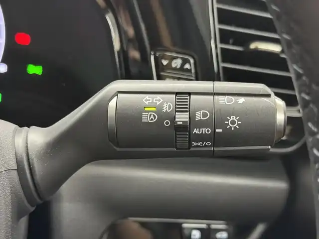 レクサス ＮＸ 350h バージョンL 三重県 2023(令5)年 1.4万km ソニッククォーツ Pガソリン・ハイブリッド/FF/MTモード付CVT/14インチディスプレイオーディオPlus＋ナビ/（FM/AM/TV/Bluetooth/USB/iPod/Miracast/CarPlay/AndroidAuto）/バックカメラ・サイドカメラ（助手席側）/ETC2.0/LEXUS Safety System＋/・プリクラッシュセーフティ/・緊急時操舵支援＋フロントクロストラフィックアラート＋レーンチェンジアシスト/・アダプティブハイビームシステム/・レーントレーシングアシスト/・レーダークルコン/・ロードサインアシスト/・プロアクティブドライビングアシスト/●ブラインドスポットモニター/●安心降車アシスト/●パーキングサポートブレーキ（前後静止物＋後方接近車両）/●ITS Connect/など/装備/・茶革シート（本革）/・8wayパワーシート（Dメモリー、ランバーサポート付/N）/・シートベンチレーション（D/N）/・シートヒーター（D/N/REAR）/・ハンズフリーパワーバックドア/・AC100Vコンセント（100W）/・カラーヘッドアップディスプレイ（連動ステアリングスイッチ付）/・左右独立オートエアコン/・オートライト、3眼LEDヘッドランプ/・20inAW/・スマートキーx2、カードキーx1/など