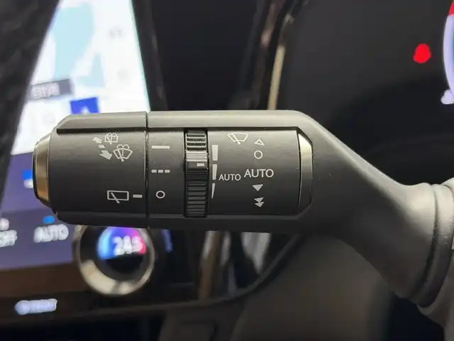 レクサス ＮＸ 350h バージョンL 三重県 2023(令5)年 1.4万km ソニッククォーツ Pガソリン・ハイブリッド/FF/MTモード付CVT/14インチディスプレイオーディオPlus＋ナビ/（FM/AM/TV/Bluetooth/USB/iPod/Miracast/CarPlay/AndroidAuto）/バックカメラ・サイドカメラ（助手席側）/ETC2.0/LEXUS Safety System＋/・プリクラッシュセーフティ/・緊急時操舵支援＋フロントクロストラフィックアラート＋レーンチェンジアシスト/・アダプティブハイビームシステム/・レーントレーシングアシスト/・レーダークルコン/・ロードサインアシスト/・プロアクティブドライビングアシスト/●ブラインドスポットモニター/●安心降車アシスト/●パーキングサポートブレーキ（前後静止物＋後方接近車両）/●ITS Connect/など/装備/・茶革シート（本革）/・8wayパワーシート（Dメモリー、ランバーサポート付/N）/・シートベンチレーション（D/N）/・シートヒーター（D/N/REAR）/・ハンズフリーパワーバックドア/・AC100Vコンセント（100W）/・カラーヘッドアップディスプレイ（連動ステアリングスイッチ付）/・左右独立オートエアコン/・オートライト、3眼LEDヘッドランプ/・20inAW/・スマートキーx2、カードキーx1/など