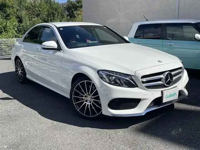 メルセデス・ベンツ Ｃ２５０ スポーツ 静岡県 2015(平27)年 2.2万km ポーラホワイト ワンオーナー/純正ナビ/フルセグTV/DVD/CD/BT/バックカメラ/ブルメスターサウンド/赤革シート/前席シートヒーター/前席メモリー付パワーシート/パフュームアトマイザー/パワートランク/ビルトインETC/LEDヘッドライト/前方ドライブレコーダー/パドルシフト/衝突軽減ブレーキ/レーンキープアシスト/クリアランスソナー/ブラインドスポットモニター/ヘッドアップディスプレイ/レーダークルーズコントロール/純正19インチAW/スマートキー×2/保証書/取扱説明書/H30/R2/R4/R6点検記録簿有