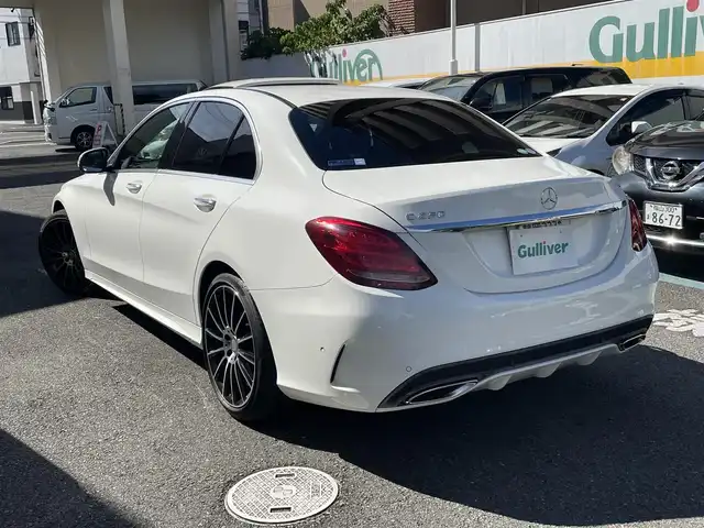 メルセデス・ベンツ Ｃ２５０ スポーツ 静岡県 2015(平27)年 2.2万km ポーラホワイト ワンオーナー/純正ナビ/フルセグTV/DVD/CD/BT/バックカメラ/ブルメスターサウンド/赤革シート/前席シートヒーター/前席メモリー付パワーシート/パフュームアトマイザー/パワートランク/ビルトインETC/LEDヘッドライト/前方ドライブレコーダー/パドルシフト/衝突軽減ブレーキ/レーンキープアシスト/クリアランスソナー/ブラインドスポットモニター/ヘッドアップディスプレイ/レーダークルーズコントロール/純正19インチAW/スマートキー×2/保証書/取扱説明書/H30/R2/R4/R6点検記録簿有