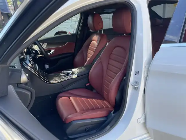 メルセデス・ベンツ Ｃ２５０ スポーツ 静岡県 2015(平27)年 2.2万km ポーラホワイト ワンオーナー/純正ナビ/フルセグTV/DVD/CD/BT/バックカメラ/ブルメスターサウンド/赤革シート/前席シートヒーター/前席メモリー付パワーシート/パフュームアトマイザー/パワートランク/ビルトインETC/LEDヘッドライト/前方ドライブレコーダー/パドルシフト/衝突軽減ブレーキ/レーンキープアシスト/クリアランスソナー/ブラインドスポットモニター/ヘッドアップディスプレイ/レーダークルーズコントロール/純正19インチAW/スマートキー×2/保証書/取扱説明書/H30/R2/R4/R6点検記録簿有