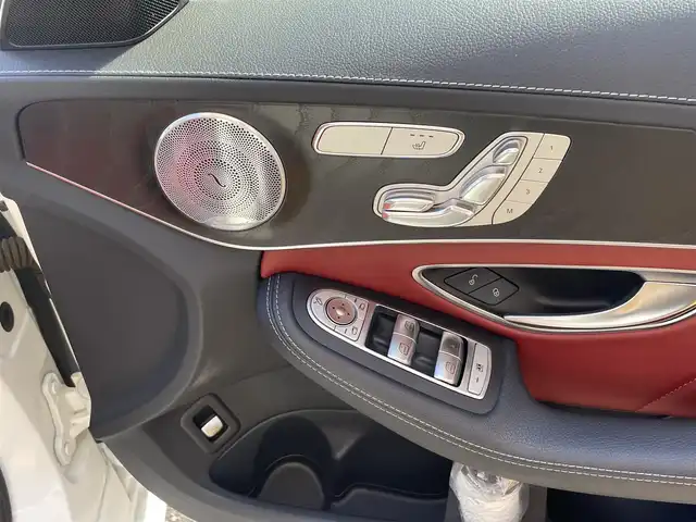メルセデス・ベンツ Ｃ２５０ スポーツ 静岡県 2015(平27)年 2.2万km ポーラホワイト ワンオーナー/純正ナビ/フルセグTV/DVD/CD/BT/バックカメラ/ブルメスターサウンド/赤革シート/前席シートヒーター/前席メモリー付パワーシート/パフュームアトマイザー/パワートランク/ビルトインETC/LEDヘッドライト/前方ドライブレコーダー/パドルシフト/衝突軽減ブレーキ/レーンキープアシスト/クリアランスソナー/ブラインドスポットモニター/ヘッドアップディスプレイ/レーダークルーズコントロール/純正19インチAW/スマートキー×2/保証書/取扱説明書/H30/R2/R4/R6点検記録簿有