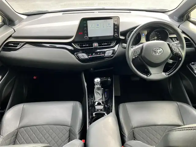 トヨタ Ｃ－ＨＲ G モード ネロ セーフティプラス 静岡県 2020(令2)年 6.6万km ブラックマイカ 純正ディスプレイオーディオ/全方位カメラ/エンジンスタートボタン/保証書/取扱説明書/パワーステアリング/パワーウィンドウ/アイドリングストップ/スマートキー/オートエアコン/レーダークルーズコントロール/純正ETC/純正フロアマット/ハーフレザーシート/D席N席シートヒーター/純正アルミホイール/ABS/BSM/横滑り防止装置/コーナーセンサー前後/レーンキープアシスト/オートライト/オートマチックハイビーム/LEDヘッドライト/W+サイドエアバック/カーテンエアバック/衝突軽減システム