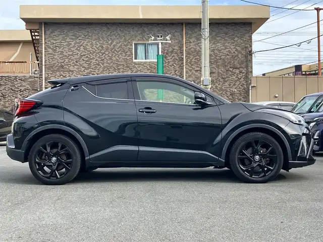 トヨタ Ｃ－ＨＲ G モード ネロ セーフティプラス 静岡県 2020(令2)年 6.6万km ブラックマイカ 純正ディスプレイオーディオ/全方位カメラ/エンジンスタートボタン/保証書/取扱説明書/パワーステアリング/パワーウィンドウ/アイドリングストップ/スマートキー/オートエアコン/レーダークルーズコントロール/純正ETC/純正フロアマット/ハーフレザーシート/D席N席シートヒーター/純正アルミホイール/ABS/BSM/横滑り防止装置/コーナーセンサー前後/レーンキープアシスト/オートライト/オートマチックハイビーム/LEDヘッドライト/W+サイドエアバック/カーテンエアバック/衝突軽減システム