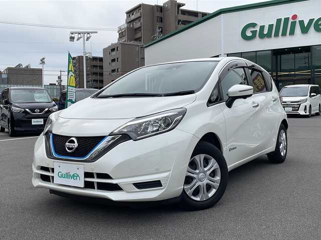 日産 ノート e－パワー X 長野県 2017(平29)年 5.4万km ブリリアントホワイトパール 登録時走行距離 53808km/７インチ純正ナビ/Bluetooth Audio/フルセグテレビ/全周囲カメラ/バックカメラ/前後ドライブレコーダー/デジタルインナーミラー/電動格納ドアミラー/ＥＴＣ/純正フロアマット/プッシュスタート/オートライト/ドアバイザー/スマートキー/ステアリングスイッチ/横滑り防止機能/盗難防止機能