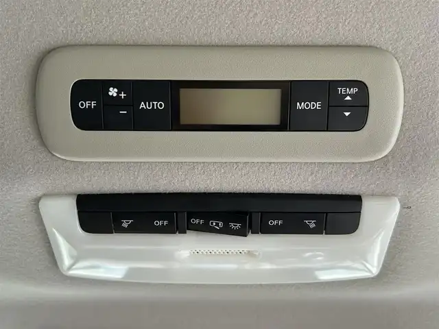 日産 セレナ X 島根県 2017(平29)年 7.9万km カシミヤグレージュ 登録時走行距離79854km/ワンオーナー/純正SDナビ(Bluetooth/AM/FM/CD/DVD)/フルセグTV/両側パワースライドドア/ブラウンハーフレザーシート/全周囲/サイド/バック/フロントカメラ/クルーズコントロール/ビルトインETC/ロールサンシェード/シートバックテーブル/純正フロアマット/前後コーナーセンサー/LEDヘッドライト/オートライト/レーンキープアシスト/横滑り防止装置/衝突被害軽減ブレーキ/ダブル/カーテンエアバッグ/ウィンカーミラー/ドアバイザー/禁煙車/取扱説明書/保証書