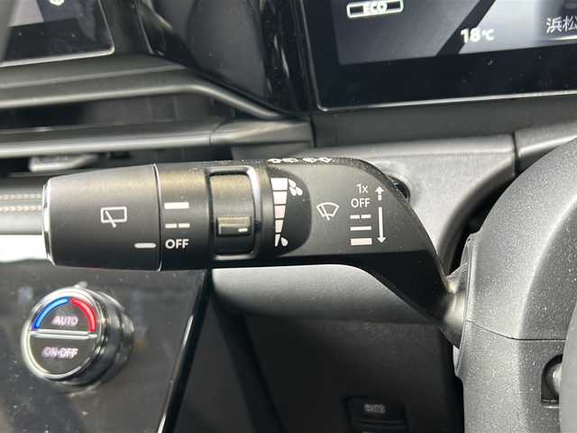 日産 セレナ e－パワー ハイウェイスター V 静岡県 2023(令5)年 0.5万km ダイヤモンドブラック 純正ナビ/・（Bluetooth/CD/DVD/USB/フルセグTV/　HDMI/ラジオ/主要装備/・プロパイロットシステム/・エマージェンシーブレーキー/・レーンキープアシスト/・全方位カメラ/・アラウンドビューモニター/・両側パワースライドドア/・フリップダウンモニター/・デジタルインナーミラー/・BSM/・置くだけ充電/・AC1500/・SOSコール/・オートホールド/・ステアリングリモコン/・ETC2.0