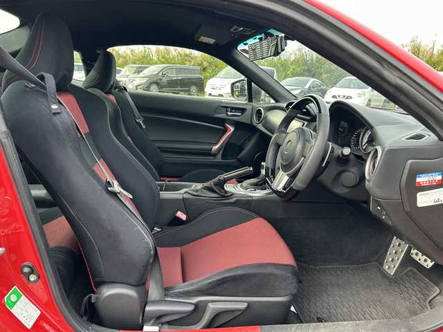 トヨタ ８６ GT 佐賀県 2012(平24)年 7万km ライトニングレッド 純正ナビ/　　CD/DVD/BT/フルセグ/バックカメラ/HIDオートライト/純正17インチアルミホイール/SPORTモードボタン/SNOWモードボタン/VSC SPORTボタン/トランクオープナー/スマートキー/ETC