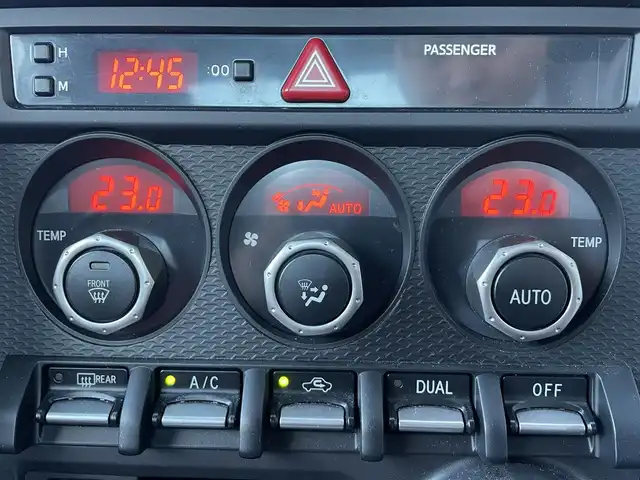 トヨタ ８６ GT 佐賀県 2012(平24)年 7万km ライトニングレッド 純正ナビ/・バックカメラ/・フルセグTV/BT/CD/DVD/社外ドラレコ型デジタルインナーミラー(SDなし)/HIDヘッドライト/オートライト/フォグランプ/純正17インチＡＷ/パドルシフト/ＥＴＣ/プッシュスタート/スペアキー×1/取扱説明書/保証書