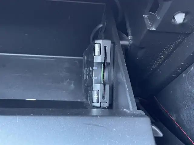 トヨタ ８６ GT 佐賀県 2012(平24)年 7万km ライトニングレッド 純正ナビ/・バックカメラ/・フルセグTV/BT/CD/DVD/社外ドラレコ型デジタルインナーミラー(SDなし)/HIDヘッドライト/オートライト/フォグランプ/純正17インチＡＷ/パドルシフト/ＥＴＣ/プッシュスタート/スペアキー×1/取扱説明書/保証書