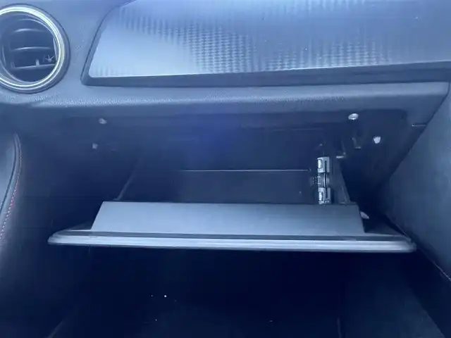 トヨタ ８６ GT 佐賀県 2012(平24)年 7万km ライトニングレッド 純正ナビ/・バックカメラ/・フルセグTV/BT/CD/DVD/社外ドラレコ型デジタルインナーミラー(SDなし)/HIDヘッドライト/オートライト/フォグランプ/純正17インチＡＷ/パドルシフト/ＥＴＣ/プッシュスタート/スペアキー×1/取扱説明書/保証書