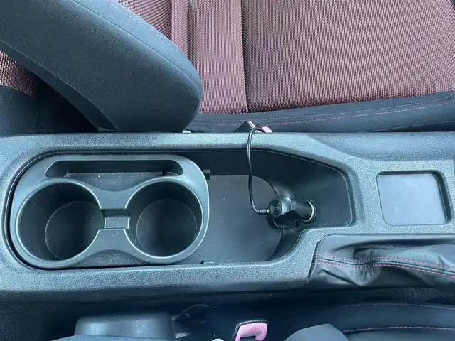 トヨタ ８６ GT 佐賀県 2012(平24)年 7万km ライトニングレッド 純正ナビ/・バックカメラ/・フルセグTV/BT/CD/DVD/社外ドラレコ型デジタルインナーミラー(SDなし)/HIDヘッドライト/オートライト/フォグランプ/純正17インチＡＷ/パドルシフト/ＥＴＣ/プッシュスタート/スペアキー×1/取扱説明書/保証書