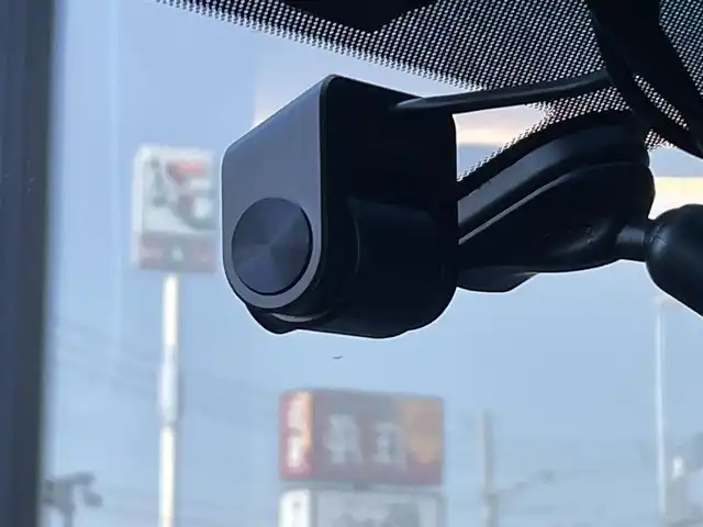 トヨタ ８６ GT 佐賀県 2012(平24)年 7万km ライトニングレッド 純正ナビ/・バックカメラ/・フルセグTV/BT/CD/DVD/社外ドラレコ型デジタルインナーミラー(SDなし)/HIDヘッドライト/オートライト/フォグランプ/純正17インチＡＷ/パドルシフト/ＥＴＣ/プッシュスタート/スペアキー×1/取扱説明書/保証書