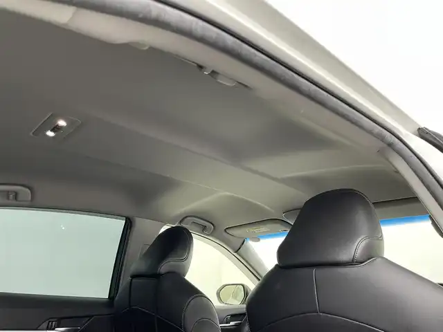 トヨタ カムリ WSレザーパッケージ 群馬県 2020(令2)年 10.7万km プラチナホワイトパールマイカ AC100V/CD/DVDプレーヤー/純正８インチディスプレイナビ/・JBLプレミアムサウンドシステム/・フルセグTV/Apple CarPlay/Android Auto/・AM/FM/Bluetooth/USB/Miracast//＝＝＝＝＝＝＝/Toyota Safety Sense/・プリクラッシュセーフティ/・レーンディパーチャーアラート/・オートマチックハイビーム/・レーダークルーズコントロール/インテリジェントクリアランスソナー/カラーヘッドアップディスプレイ/ブラインドスポットモニター/リヤクロストラフィックオートブレーキ/車両接近通報装置/パドルシフト/前席パワーシート/シートヒーター